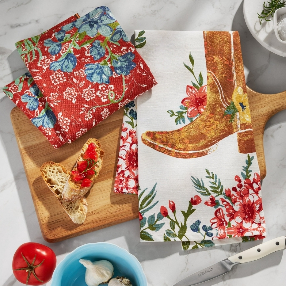 ❤️ New 2025 Pioneer Woman Ranch Floral and Boot Print Kitchen Towels